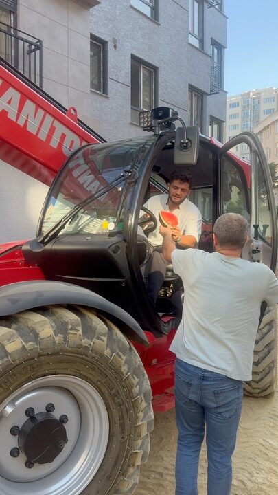 Sahadan Bir Mola — Manitou Kabininde