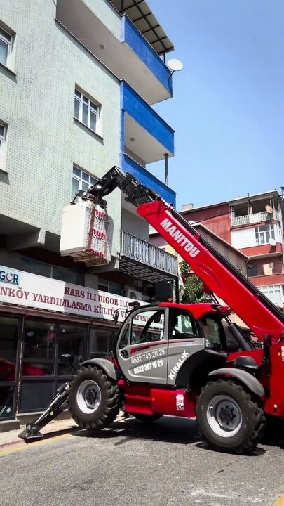 Manitou ile Cadde Üzerinden Yüksekte Yük Taşıma
